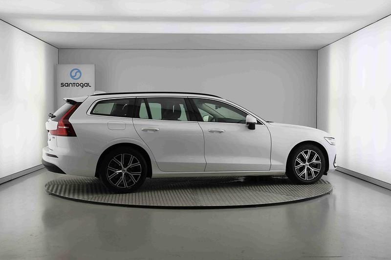 Branco Usado 2024 Volvo V60 Carrinha | € 43.490 (Preço elevado) - Imagem 1/1