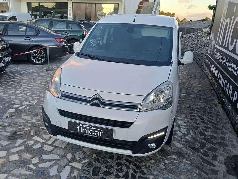 Usado Citroën Berlingo XTR 100 HP (73 kW) 2018 Branco Monovolume
