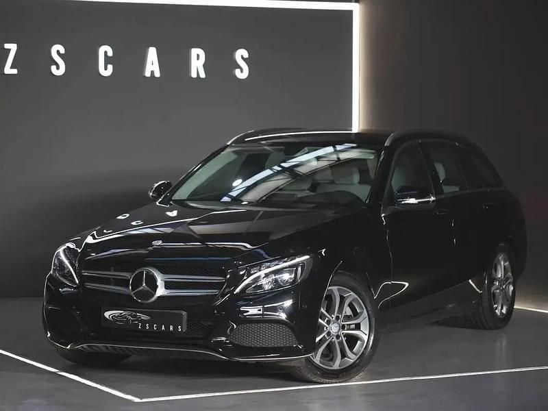 Usado Mercedes C220 Avantgarde 170 HP (125 kW) 2015 Preto Carrinha