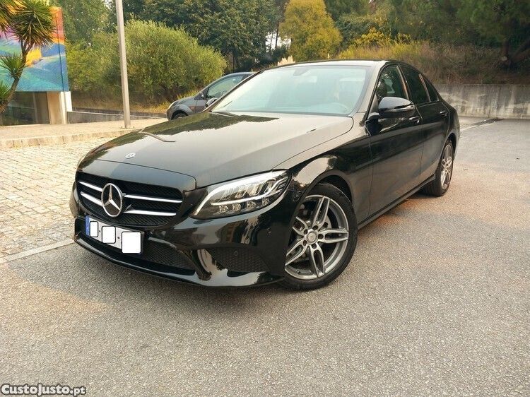 Usado Mercedes C180 Avantgarde 122 HP (89 kW) 2020 Preto Sedan