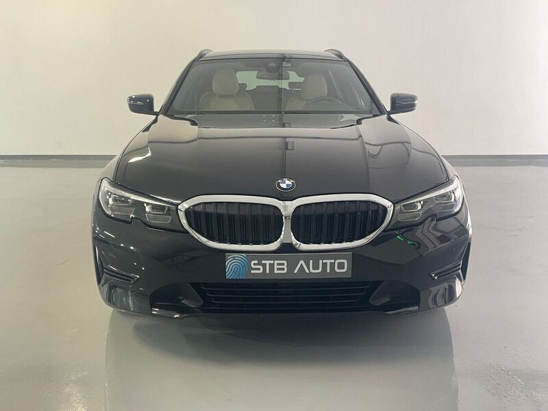 Preto Usado 2021 BMW 330e Carrinha | € 37.850 (Preço elevado) - Imagem 1/4
