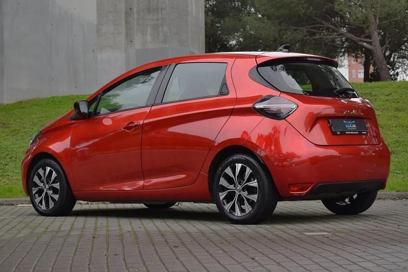Usado Renault Zoe Evolution 100 kW (136 HP) 2023 Vermelho Citadino