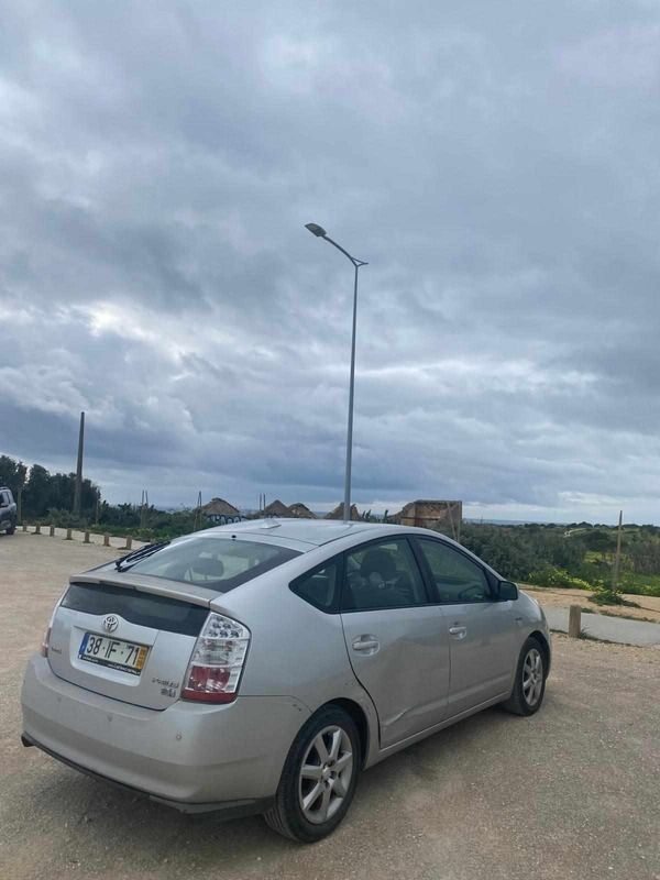 Usado Toyota Prius 110 HP (80 kW) 2009 Cinzento Citadino