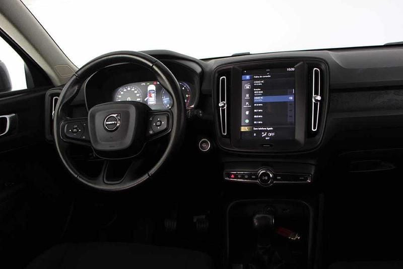 Usado Volvo XC40 150 HP (110 kW) 2018 Cinzento SUV