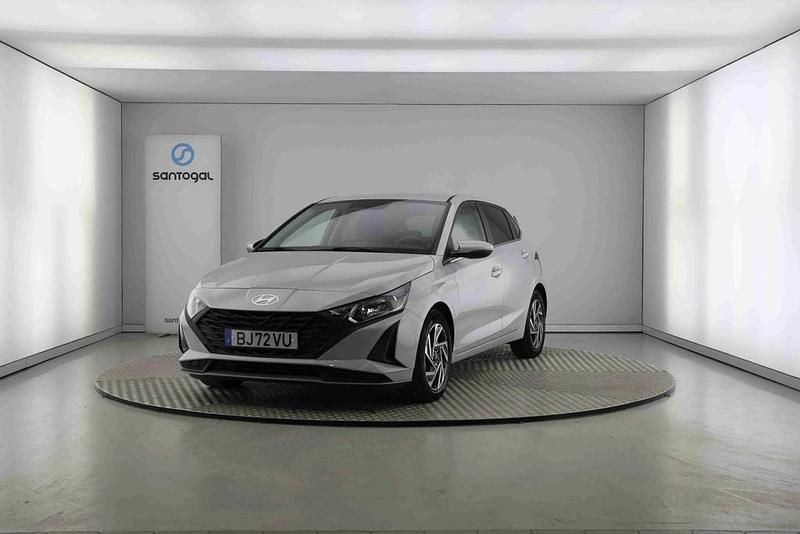 Cinzento Usado 2024 Hyundai i20 Comfort Citadino | € 16.990 (Preço justo) - Imagem 1/4