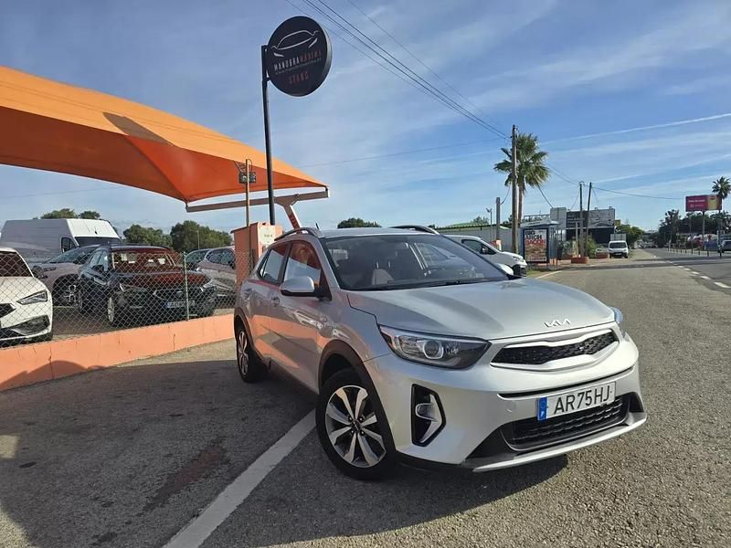 Cinza Usado 2022 Kia Stonic SUV | € 14.950 (Preço justo) - Imagem 1/4