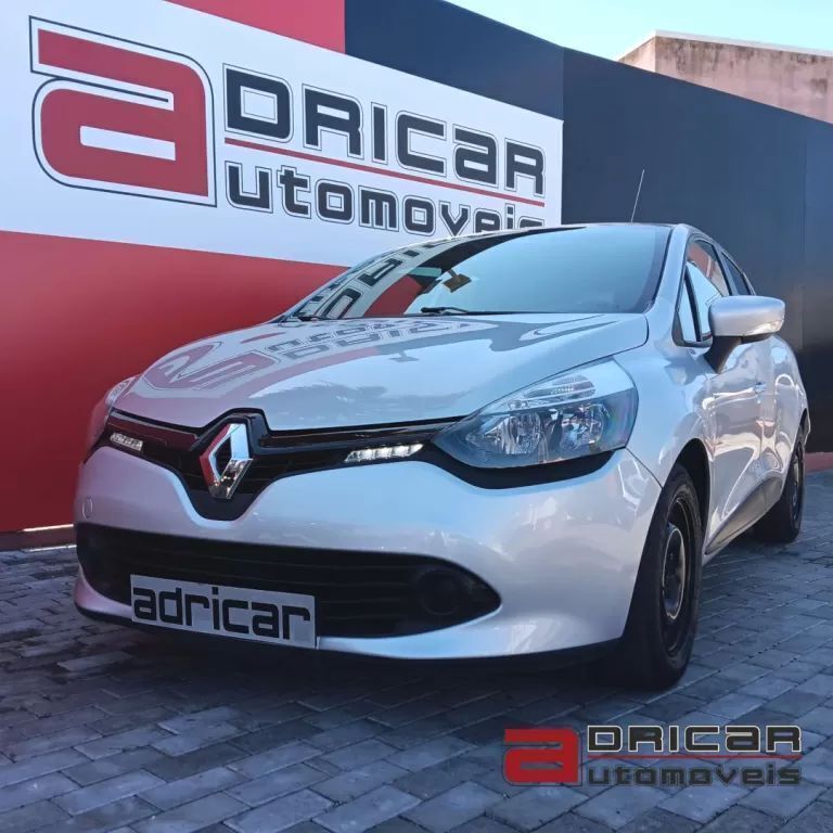 Cinza prata Usado 2015 Renault Clio IV | € 10.900 (Preço justo) - Imagem 1/1