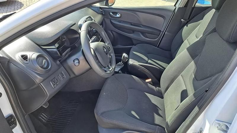 Usado Renault Clio IV Zen 75 HP (55 kW) 2019 Branco Sedan