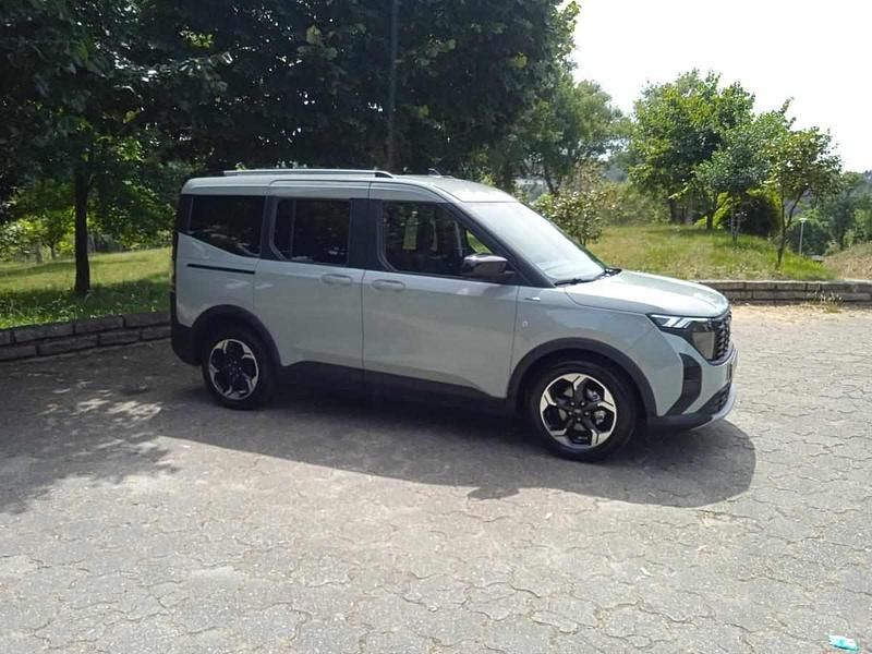 Usado Ford Tourneo Courier 125 HP (91 kW) 2025 Cinzento Monovolume
