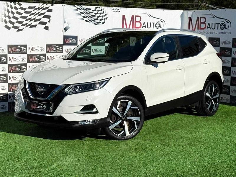 Branco Usado 2017 Nissan Qashqai Tekna SUV | € 17.900 - Imagem 1/4