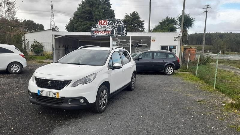 Branco Usado 2018 Peugeot 2008 Style SUV | € 9.900 (Bom preço) - Imagem 1/4