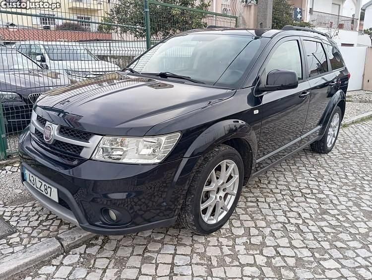 Azul Usado 2011 Fiat Freemont Urban SUV | € 12.900 - Imagem 1/1