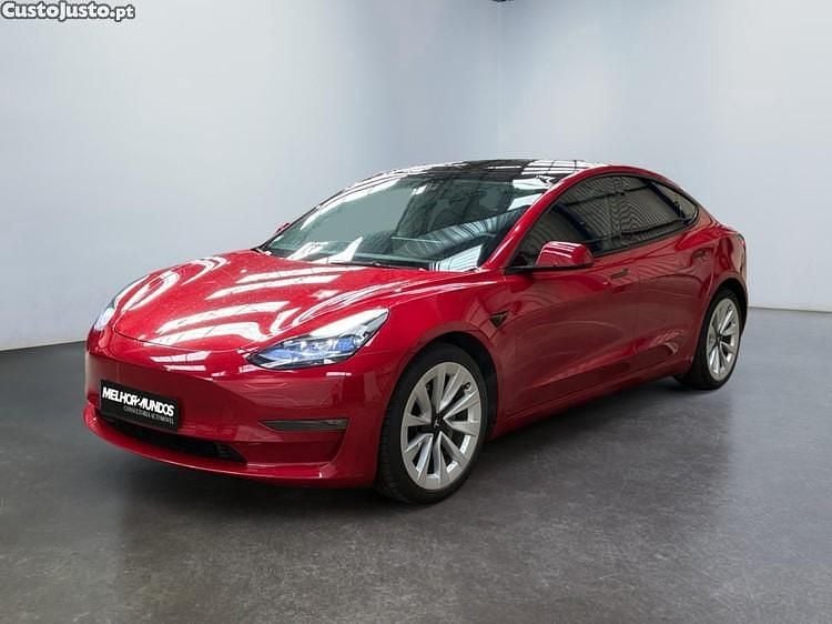 Vermelho Usado 2021 Tesla Model 3 Long Range AWD Sedan | € 29.990 (Preço justo) - Imagem 1/1