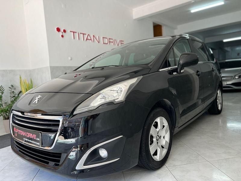 Preto Usado 2016 Peugeot 5008 Style Monovolume | € 12.500 (Preço justo) - Imagem 1/4
