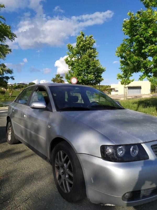 Usado Audi A3 131 HP (96 kW) 2001 Cinzento Citadino