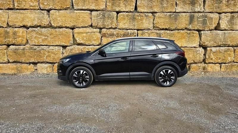 Usado Opel Grandland X Innovation 130 HP (95 kW) 2019 Preto SUV
