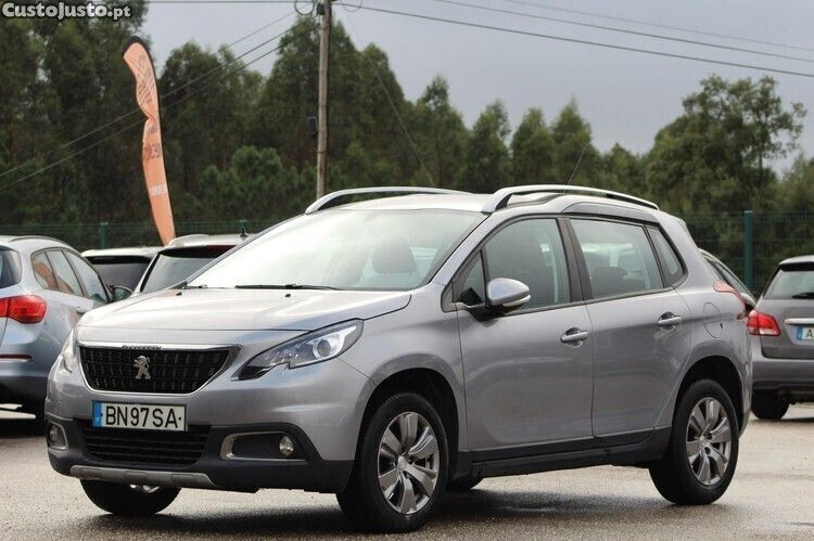 Cinza Usado 2017 Peugeot 2008 Active SUV | € 12.500 (Preço justo) - Imagem 1/1