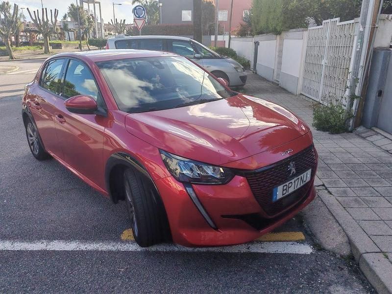 Usado 2020 Peugeot e-208 Allure Citadino | € 15.000 (Preço justo) - Imagem 1/4