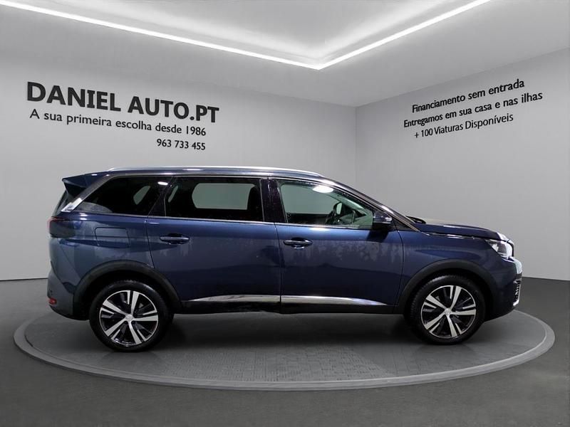 Usado Peugeot 5008 130 HP (95 kW) 2018 Azul Monovolume