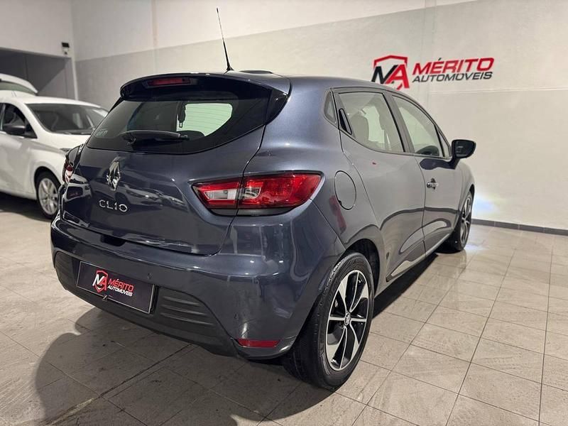 Usado Renault Clio IV 90 HP (66 kW) 2019 Cinzento