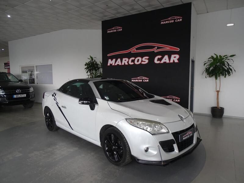 Branco Usado 2011 Renault Mégane III | € 11.700 (Caro) - Imagem 1/4