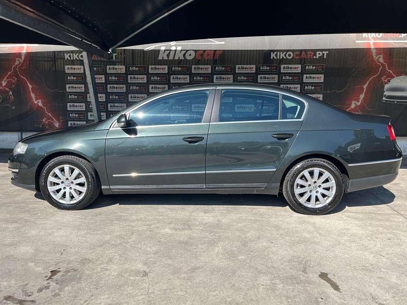 Usado VW Passat Highline 140 HP (102 kW) 2005 Verde Sedan