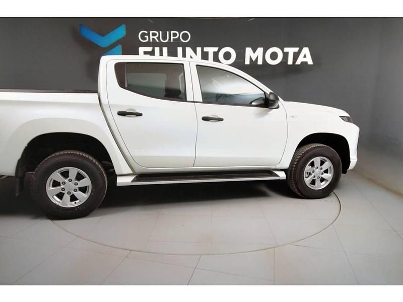 Branco Usado 2023 Mitsubishi L200 Invite Pickup | € 38.740 (Preço justo) - Imagem 1/4