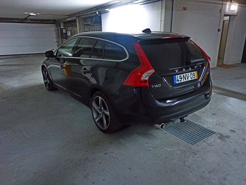 Usado Volvo V60 Momentum 163 HP (119 kW) 2013 Carrinha