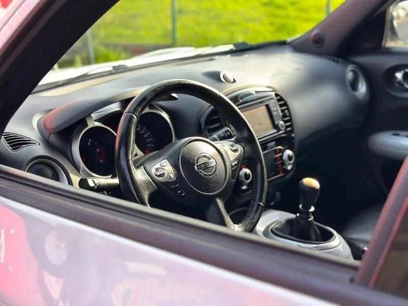 Usado Nissan Juke Acenta 110 HP (80 kW) 2013 Amarelo SUV