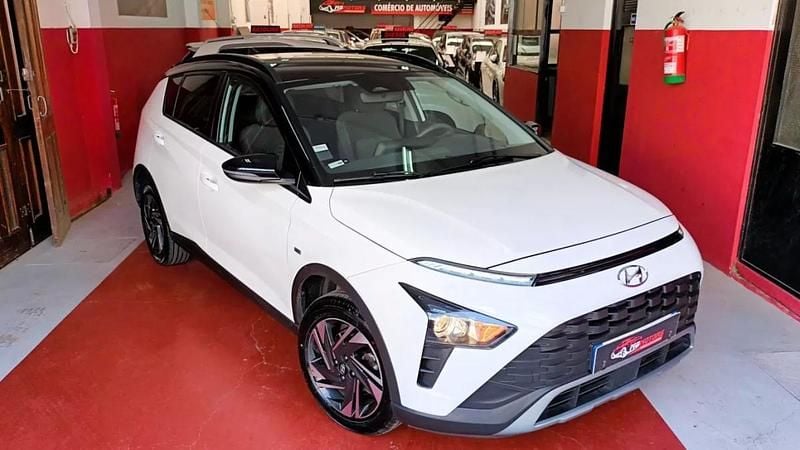 Branco Usado 2023 Hyundai Bayon Premium SUV | € 17.890 (Preço justo) - Imagem 1/4