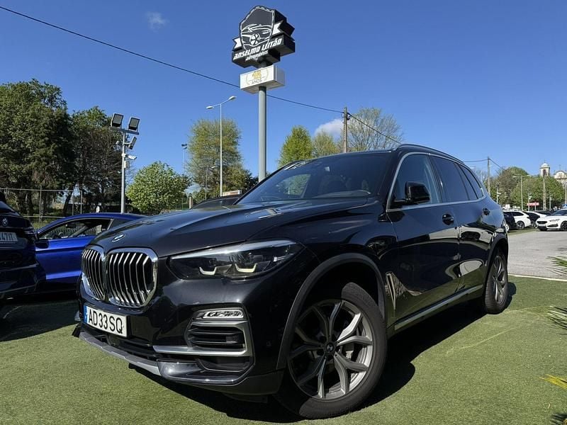 Preto Usado 2020 BMW X5 xLine SUV | € 46.750 - Imagem 1/4