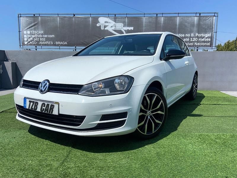 Branco Usado 2013 VW Golf VII Trendline Citadino | € 11.970 (Preço justo) - Imagem 1/4