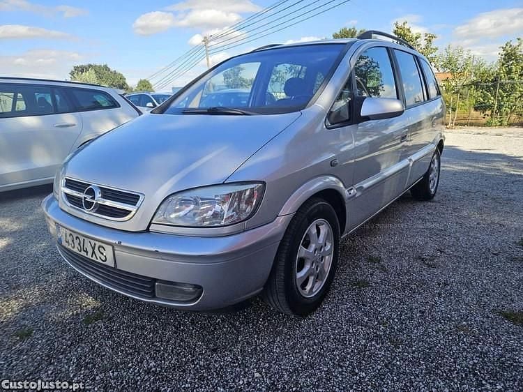 Cinza Usado 2004 Opel Zafira Elegance Monovolume | € 4.500 (Preço justo) - Imagem 1/1
