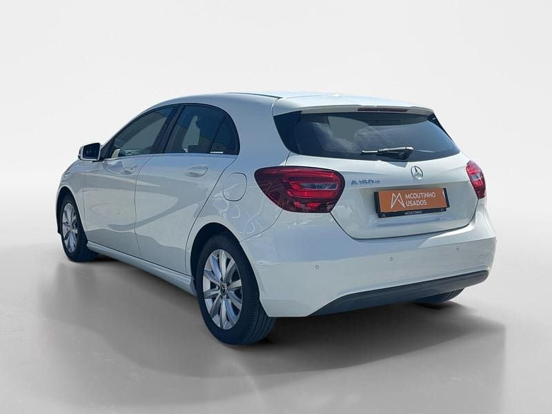 Usado Mercedes A160 Urban 90 HP (66 kW) 2018 Branco Sedan