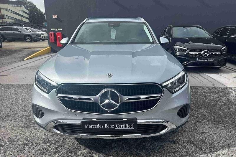 Usado Mercedes 220 197 HP (144 kW) 2025 Cinzento