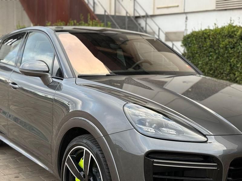 Usado Porsche Cayenne Turbo S 680 HP (500 kW) 2020 Cinza SUV