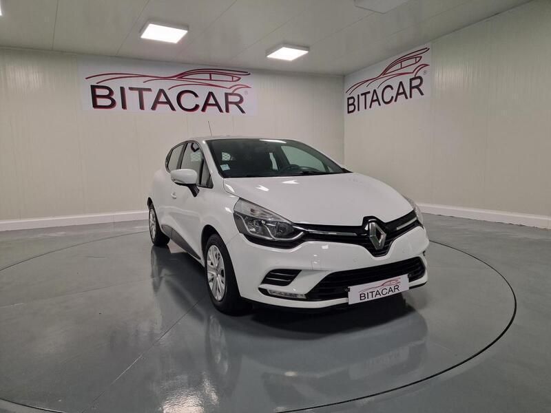 Branco Usado 2019 Renault Clio IV Intens | € 17.950 - Imagem 1/4
