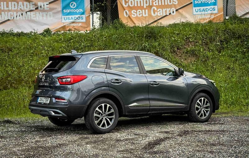 Usado Renault Kadjar Intens 140 HP (102 kW) 2021 Cinzento SUV