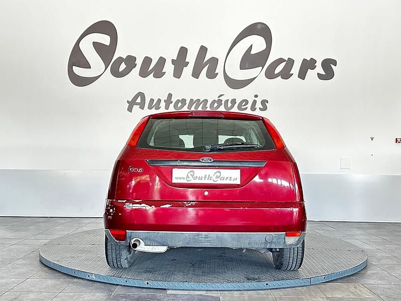 Usado Ford Focus Ambiente 100 HP (73 kW) 1999 Vermelho