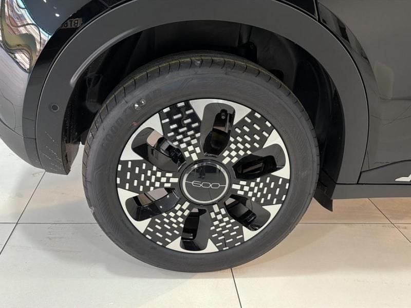 Novo Fiat 600 145 HP (106 kW) 2025 Preto SUV