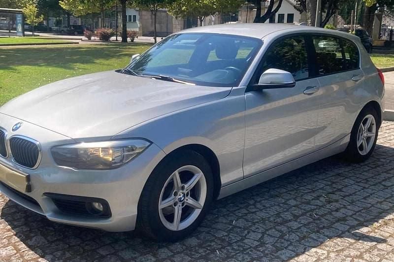 Cinzento Usado 2017 BMW 116 Citadino | € 13.300 (Preço justo) - Imagem 1/4