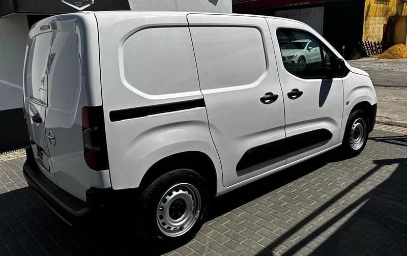 Usado Opel Combo 102 HP (75 kW) 2022 Branco Monovolume