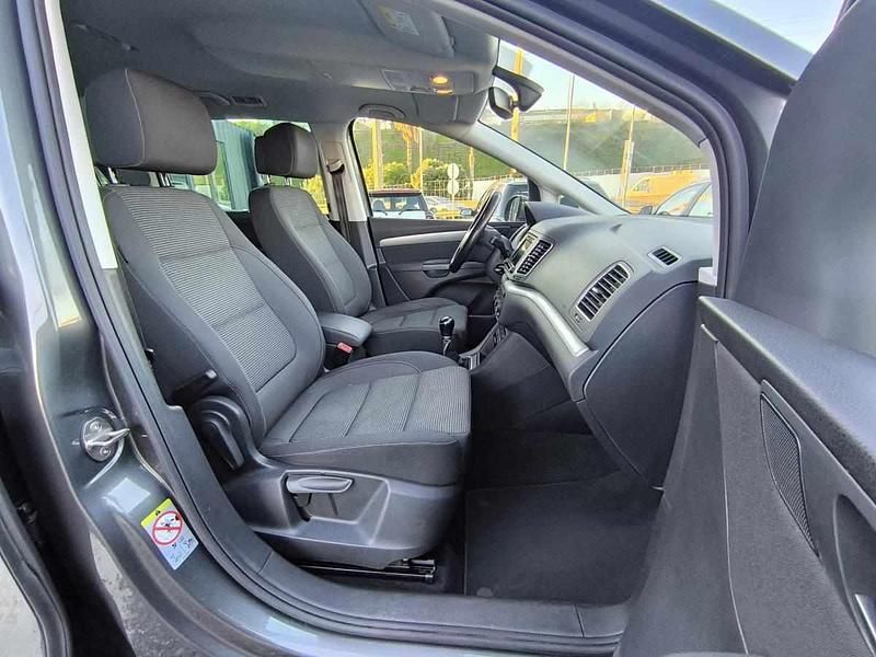 Usado VW Sharan 150 HP (110 kW) 2019 Cinzento Monovolume