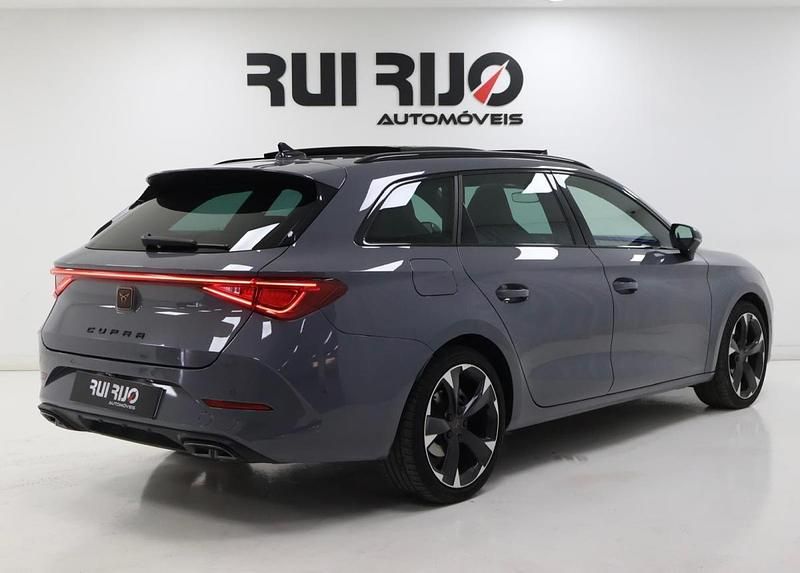 Usado Cupra Leon 150 HP (110 kW) 2024 Cinzento