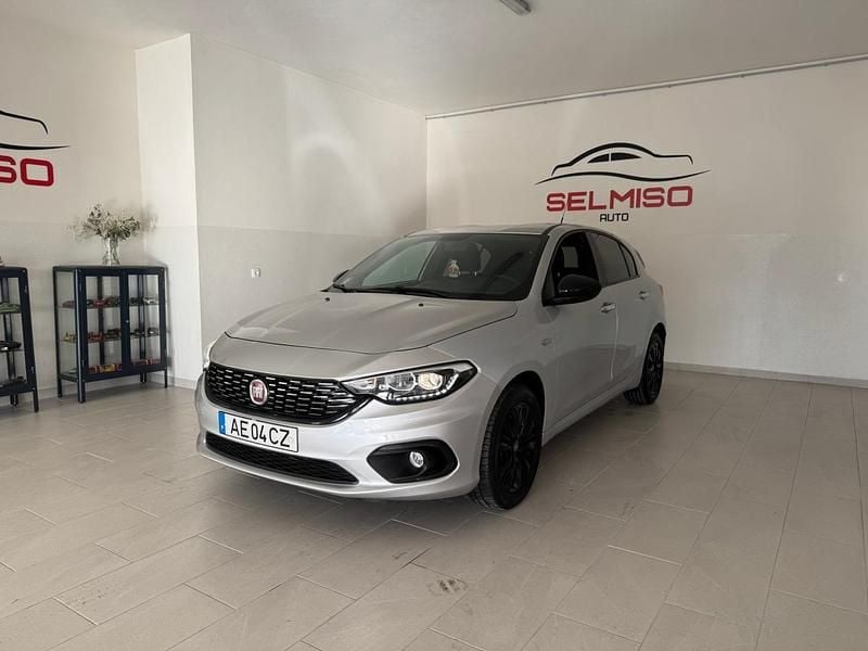 Cinzento Usado 2020 Fiat Tipo | € 13.950 (Preço justo) - Imagem 1/4