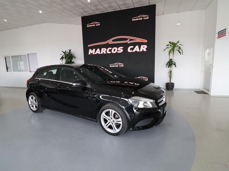 Preto Usado 2014 Mercedes A180 Urban | € 17.900 - Imagem 1/4