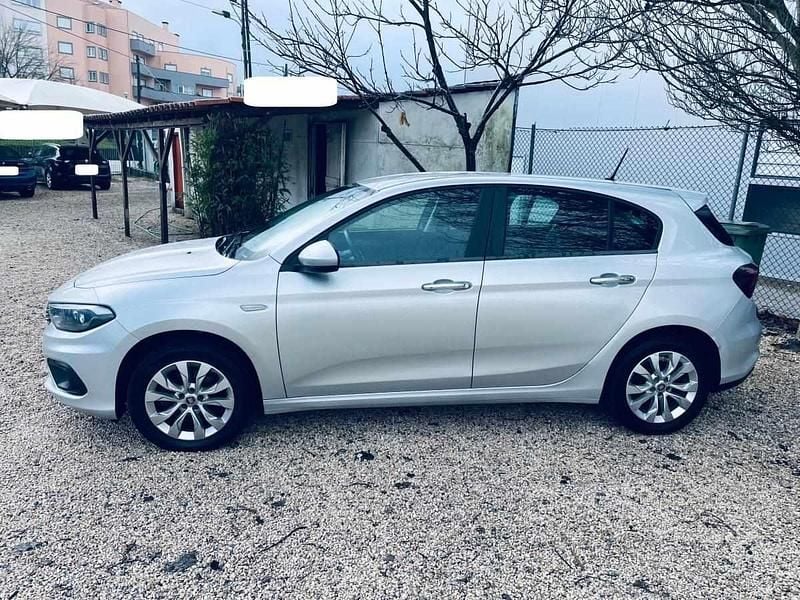 Usado Fiat Tipo 95 HP (69 kW) 2020 Cinzento