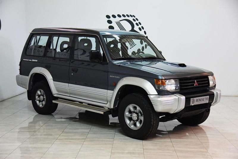 Usado Mitsubishi Pajero 125 HP (91 kW) 1996 Verde SUV