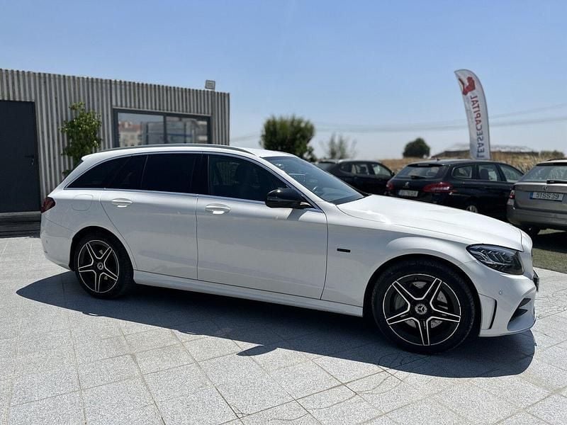 Branco Usado 2021 Mercedes C300e AMG line Carrinha | € 29.950 (Preço justo) - Imagem 1/4