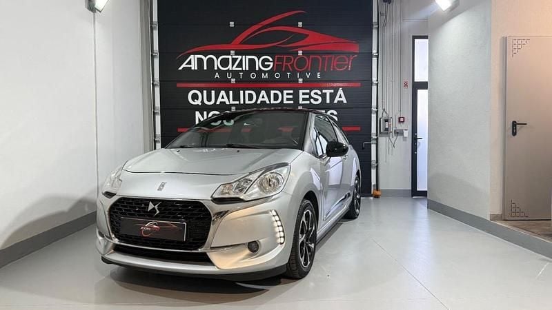 Cinzento Usado 2017 DS Automobiles DS3 Connected Chic Citadino | € 9.500 (Bom preço) - Imagem 1/4